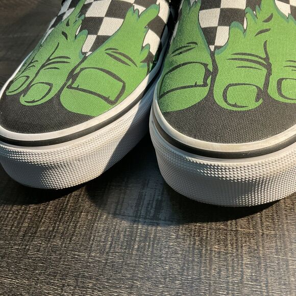VANS X Marvel Classic Slip on Hulk checkerboard Shoes Size 6 Men 7.5 Women - Picture 6 of 10